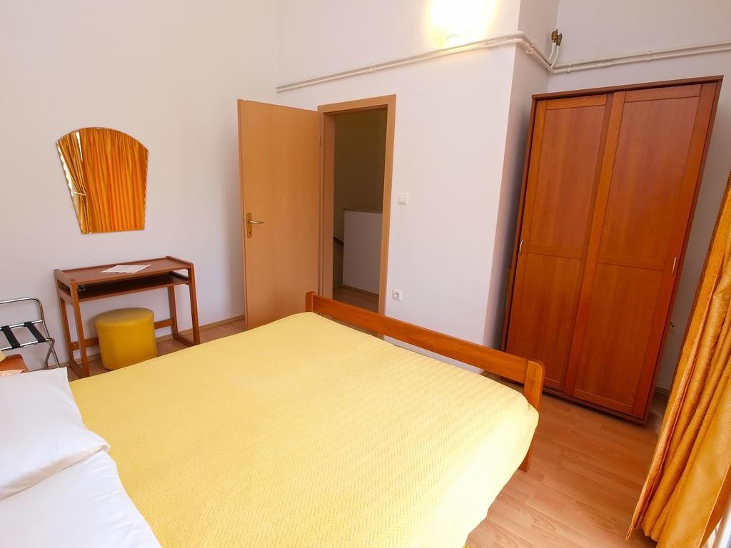 Apartment With 4 Bedrooms 446 Fazana Exterior photo